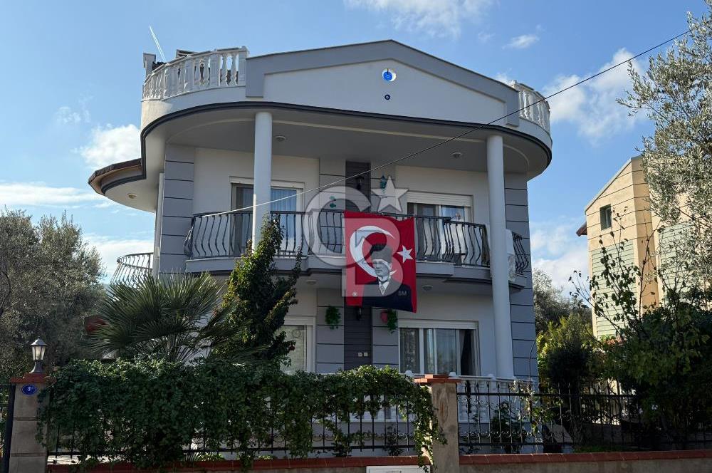 Urla Çeşmealtın’da Kiralık 4+1 Villa 