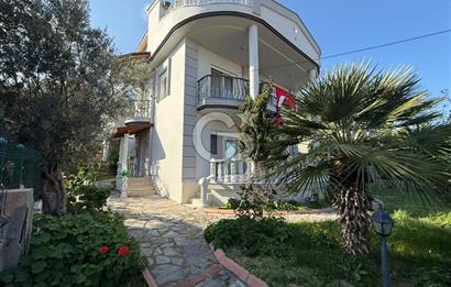 Urla Çeşmealtın’da Kiralık 4+1 Villa 