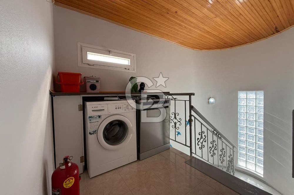 Urla Çeşmealtın’da Kiralık 4+1 Villa 
