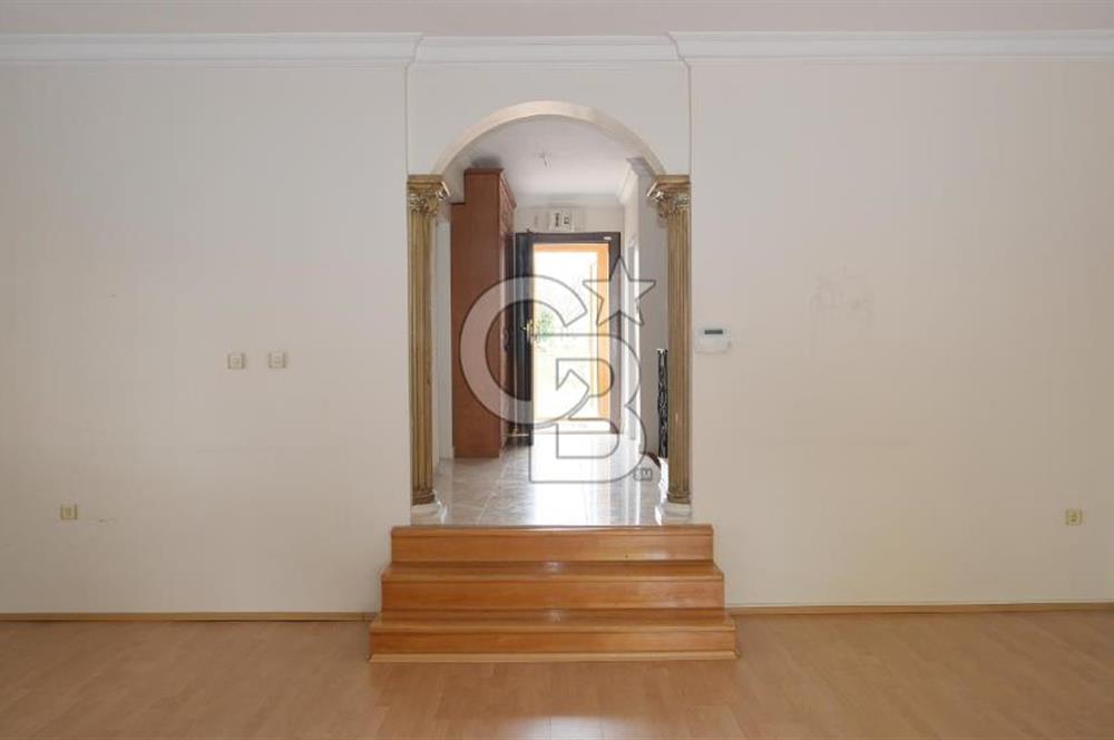 Bahçeli Yeşil Vadi Sitesi Satılık Köşe Villa