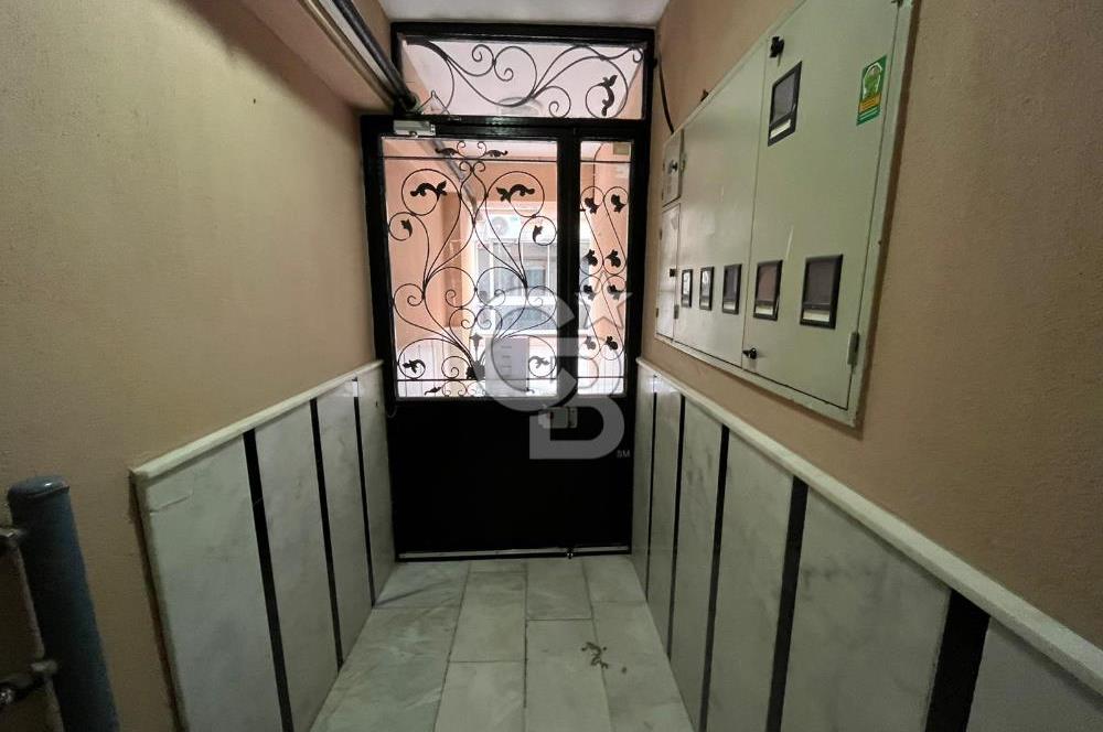 İzmir Karabağlar Refet Bele Mahallesi 3+1 Geniş Satılık Daire