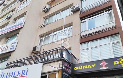 MECİDİYEKÖY MEYDANDA TABELA DEĞERİ YÜKSEK 12 BÖLÜMLÜ BAKIMLI OFİS