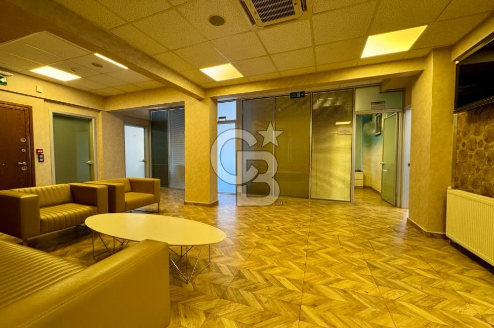 MECİDİYEKÖY MEYDANDA TABELA DEĞERİ YÜKSEK 12 BÖLÜMLÜ BAKIMLI OFİS