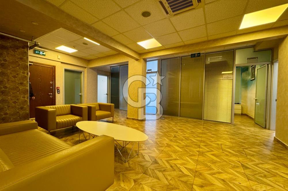 MECİDİYEKÖY MEYDANDA TABELA DEĞERİ YÜKSEK 12 BÖLÜMLÜ BAKIMLI OFİS