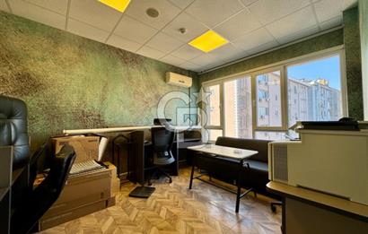 MECİDİYEKÖY MEYDANDA TABELA DEĞERİ YÜKSEK 12 BÖLÜMLÜ BAKIMLI OFİS