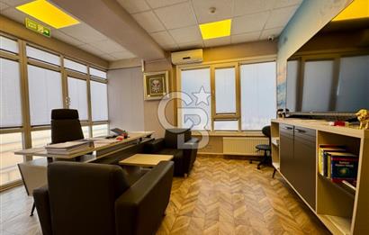 MECİDİYEKÖY MEYDANDA TABELA DEĞERİ YÜKSEK 12 BÖLÜMLÜ BAKIMLI OFİS