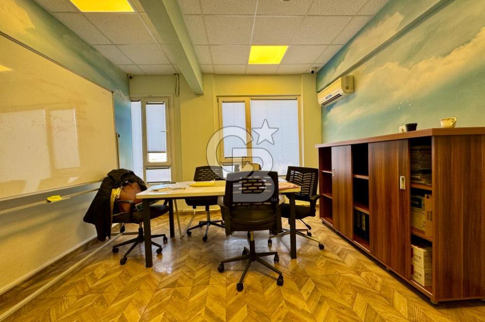 MECİDİYEKÖY MEYDANDA TABELA DEĞERİ YÜKSEK 12 BÖLÜMLÜ BAKIMLI OFİS