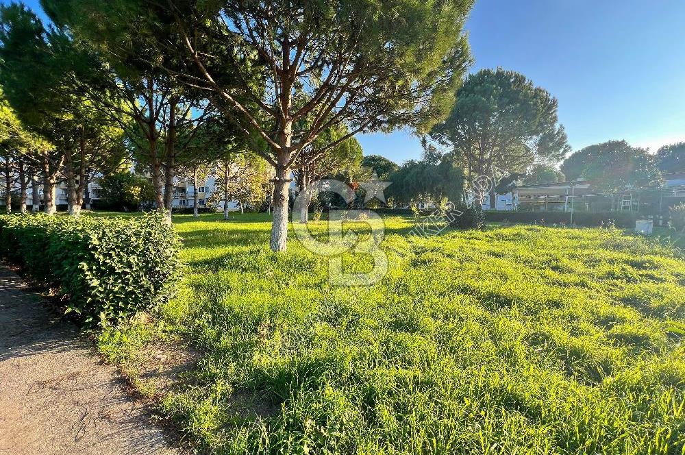 KUŞADASI DAVUTLAR SAHİL SİTESİNDE  BAHÇELİ 2+1  DAİRE