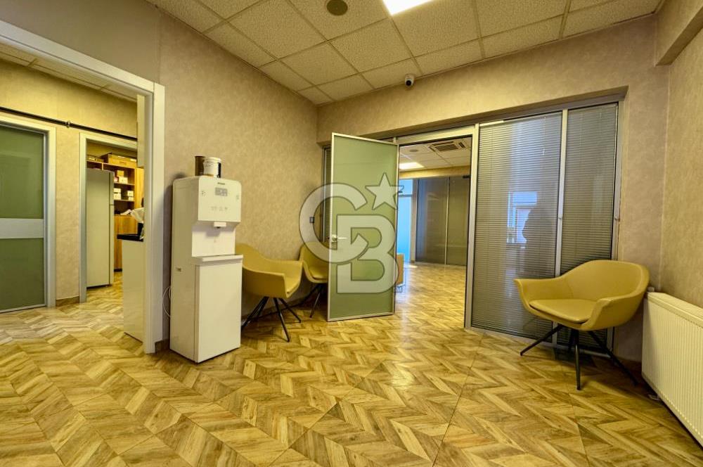 MECİDİYEKÖY MEYDANDA TABELA DEĞERİ YÜKSEK 12 BÖLÜMLÜ BAKIMLI OFİS