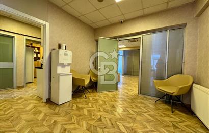 MECİDİYEKÖY MEYDANDA TABELA DEĞERİ YÜKSEK 12 BÖLÜMLÜ BAKIMLI OFİS