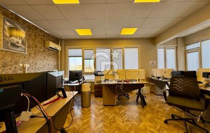 MECİDİYEKÖY MEYDANDA TABELA DEĞERİ YÜKSEK 12 BÖLÜMLÜ BAKIMLI OFİS