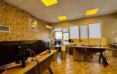 MECİDİYEKÖY MEYDANDA TABELA DEĞERİ YÜKSEK 12 BÖLÜMLÜ BAKIMLI OFİS