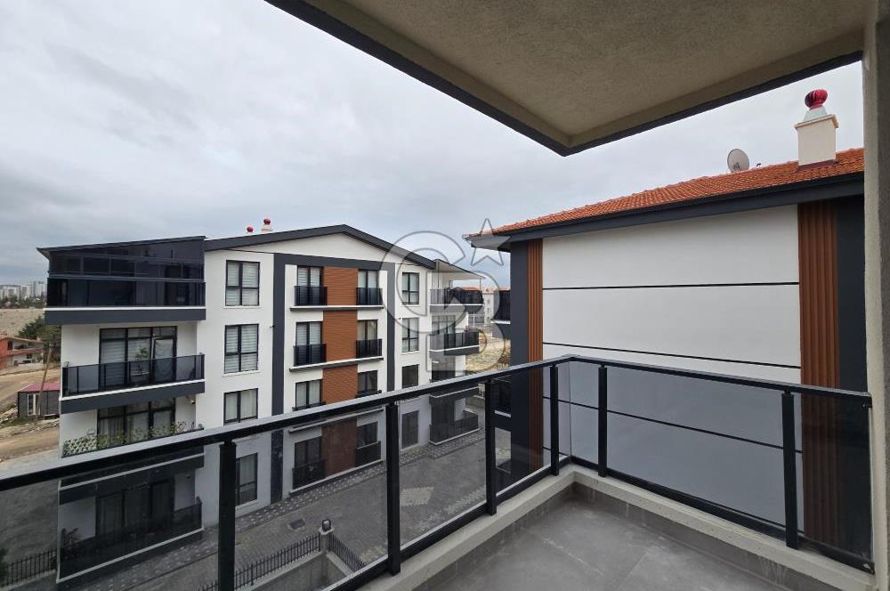 İNCEK'TE BULVARA YAKIN BAĞIMSIZ MUTFAKLI 2+1 DUBLEKS DAİRE