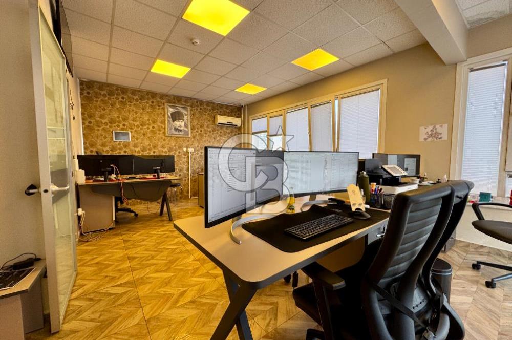 MECİDİYEKÖY MEYDANDA TABELA DEĞERİ YÜKSEK 12 BÖLÜMLÜ BAKIMLI OFİS