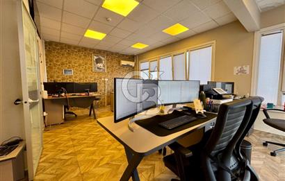 MECİDİYEKÖY MEYDANDA TABELA DEĞERİ YÜKSEK 12 BÖLÜMLÜ BAKIMLI OFİS