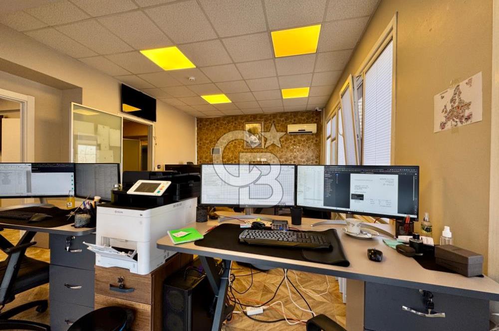 MECİDİYEKÖY MEYDANDA TABELA DEĞERİ YÜKSEK 12 BÖLÜMLÜ BAKIMLI OFİS