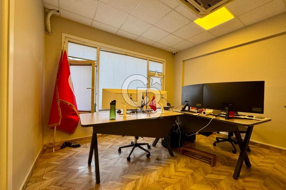 MECİDİYEKÖY MEYDANDA TABELA DEĞERİ YÜKSEK 12 BÖLÜMLÜ BAKIMLI OFİS