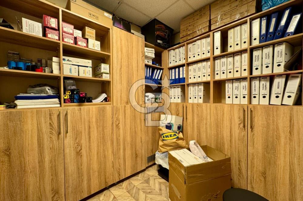 MECİDİYEKÖY MEYDANDA TABELA DEĞERİ YÜKSEK 12 BÖLÜMLÜ BAKIMLI OFİS