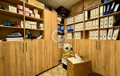 MECİDİYEKÖY MEYDANDA TABELA DEĞERİ YÜKSEK 12 BÖLÜMLÜ BAKIMLI OFİS