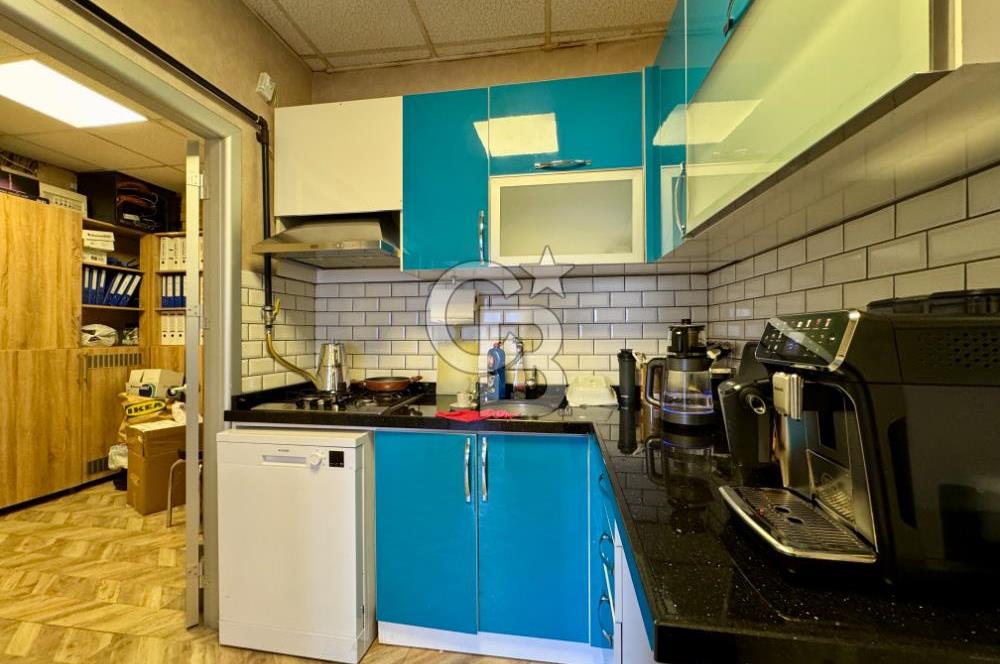 MECİDİYEKÖY MEYDANDA TABELA DEĞERİ YÜKSEK 12 BÖLÜMLÜ BAKIMLI OFİS