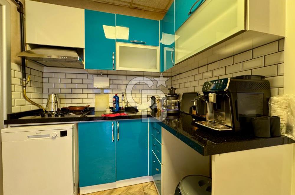 MECİDİYEKÖY MEYDANDA TABELA DEĞERİ YÜKSEK 12 BÖLÜMLÜ BAKIMLI OFİS