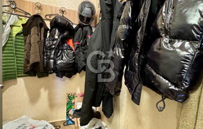 MECİDİYEKÖY MEYDANDA TABELA DEĞERİ YÜKSEK 12 BÖLÜMLÜ BAKIMLI OFİS