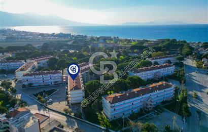 KUŞADASI DAVUTLAR SAHİL SİTESİNDE  BAHÇELİ 2+1  DAİRE