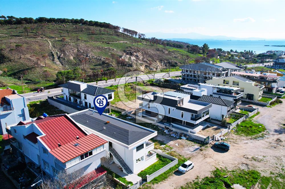 ÇANDARLI'DA BAHÇELİ VERANDALI GENİŞ 2+1 DAİRE