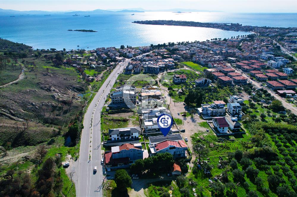 ÇANDARLI'DA BAHÇELİ VERANDALI GENİŞ 2+1 DAİRE