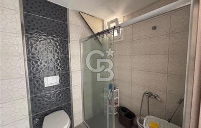 ÇANDARLI'DA DENİZ MANZARALI VE BAHÇELİ GENİŞ 1+1 DAİRE