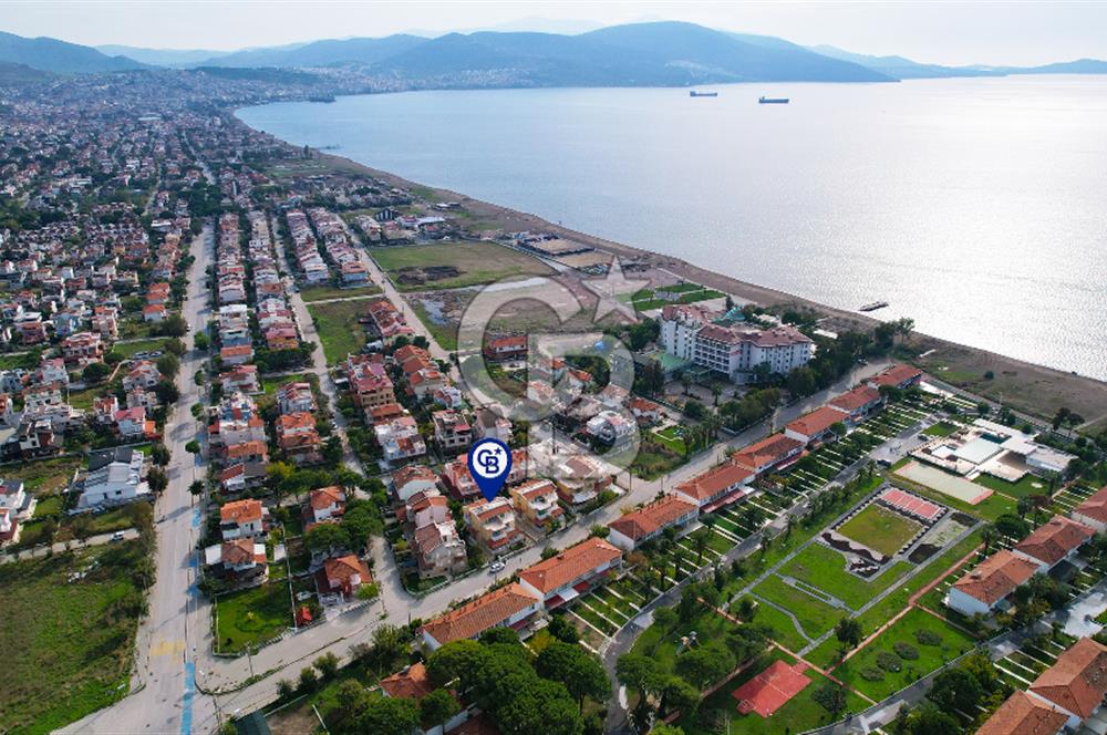 DİKİLİ'DE DENİZE YÜRÜME MESAFESİNDE 4+1 150 M2 VİLLA