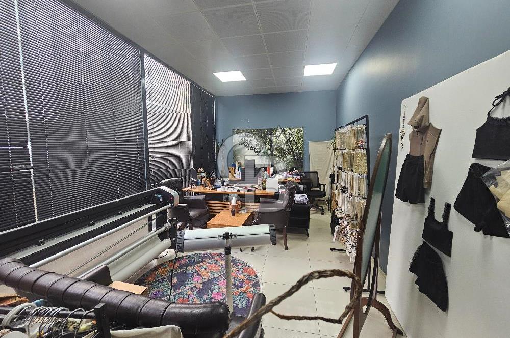 BAĞCILAR GÜNEŞLİ TURKUAZ SİTESİNDE 250 M2 KİRALIK DÜKKAN