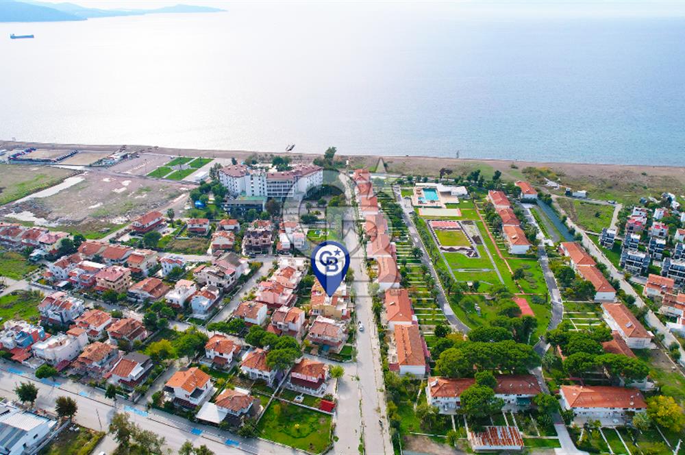 DİKİLİ'DE DENİZE YÜRÜME MESAFESİNDE 4+1 150 M2 VİLLA