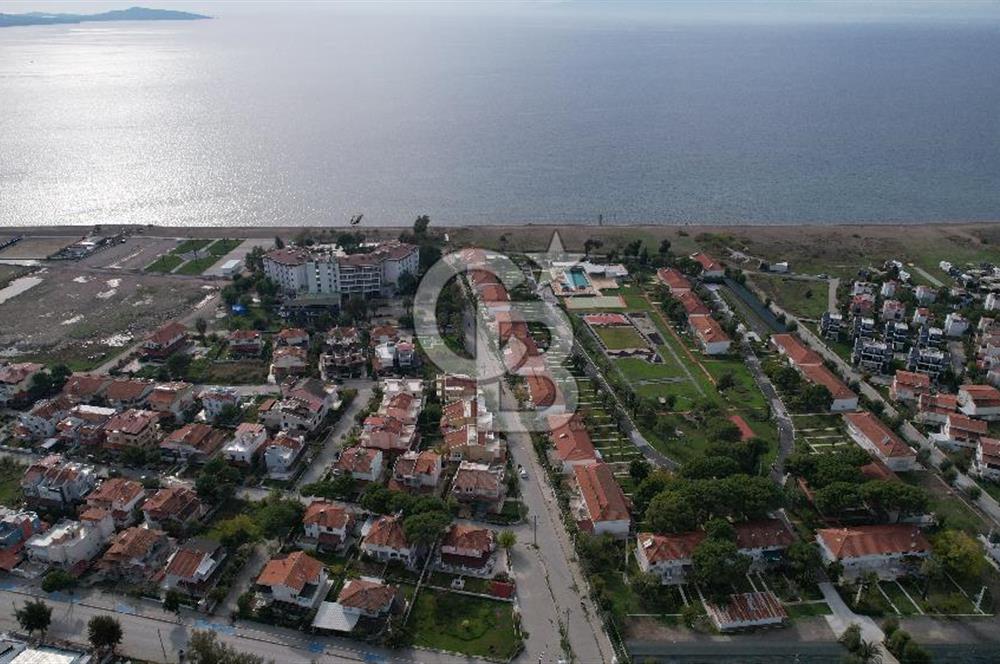 DİKİLİ'DE DENİZE YÜRÜME MESAFESİNDE 4+1 150 M2 VİLLA