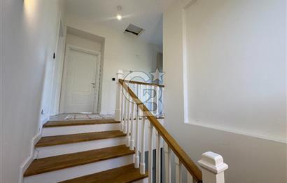 FOÇA YENİBAĞARASINDA ÖZEL HAVUZLU AKILLI SİSTEMLİ LÜKS 3+1 VİLLA