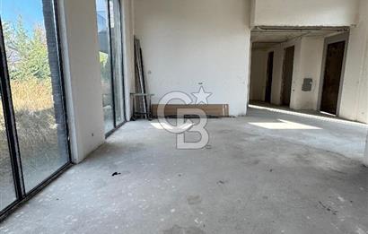 Baglica'da Yüksek Tavanli 350m2 4+1 Natamam 3 Katli Villa