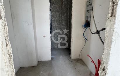 Baglica'da Yüksek Tavanli 350m2 4+1 Natamam 3 Katli Villa