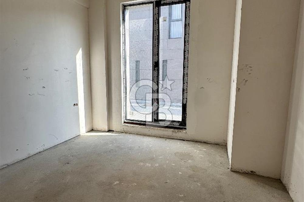 Baglica'da Yüksek Tavanli 350m2 4+1 Natamam 3 Katli Villa