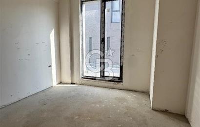 Baglica'da Yüksek Tavanli 350m2 4+1 Natamam 3 Katli Villa