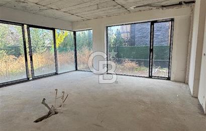 Baglica'da Yüksek Tavanli 350m2 4+1 Natamam 3 Katli Villa