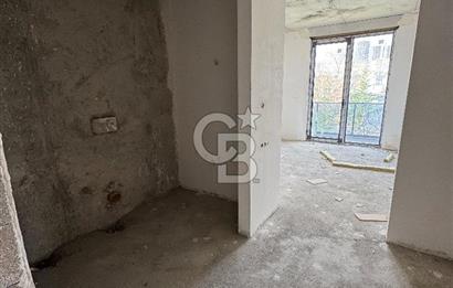 Baglica'da Yüksek Tavanli 350m2 4+1 Natamam 3 Katli Villa