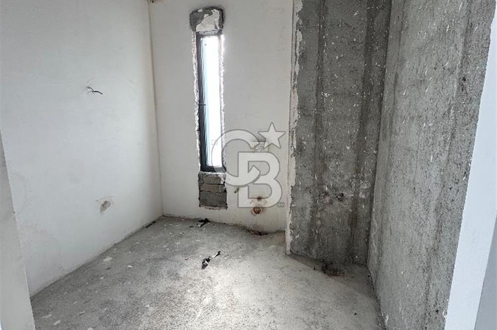 Baglica'da Yüksek Tavanli 350m2 4+1 Natamam 3 Katli Villa