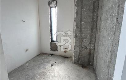 Baglica'da Yüksek Tavanli 350m2 4+1 Natamam 3 Katli Villa