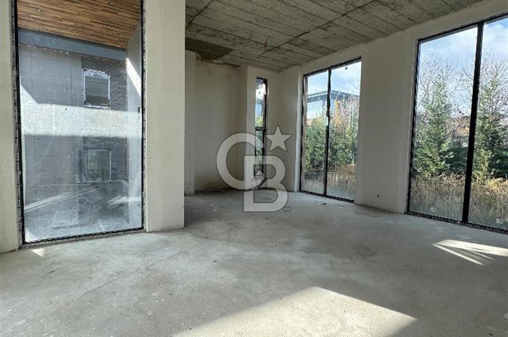 Baglica'da Yüksek Tavanli 350m2 4+1 Natamam 3 Katli Villa