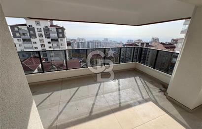 Kayalarda Sıfır, Geniş ve Manzaralı 3+1 150 m² Fırsat Dairesi