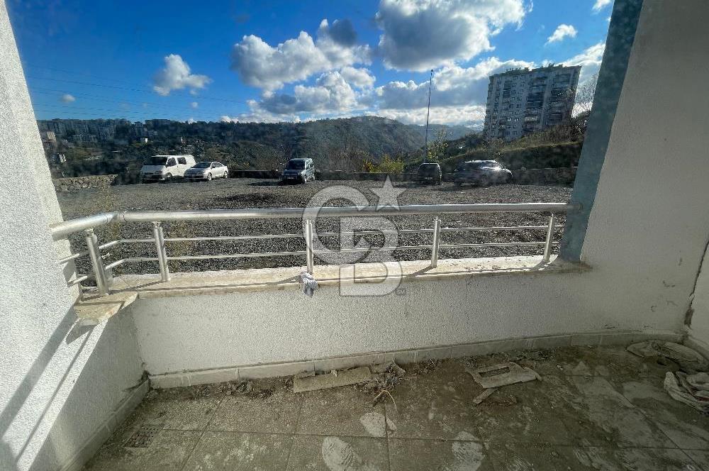 ÇUKURÇAYIR MAH. SİTE İÇERİSİNDE DENİZ MANZARALI 2+1 DAİRE