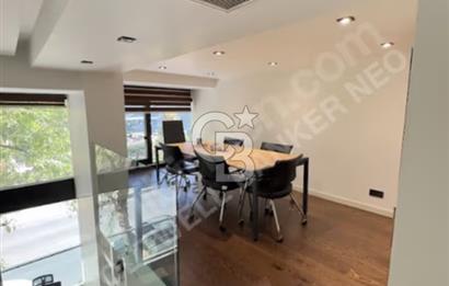 NEO'DAN LEVENT'TE ASMA KATLI 200 M2 DEKORASYONLU OFİS
