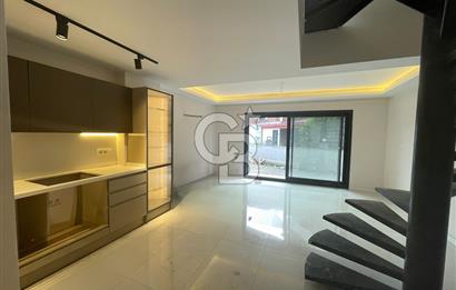 ÇANDARLI MERKEZDE MODERN MİMARİ 3+1 SATILIK VİLLA DENİZE 300 MT