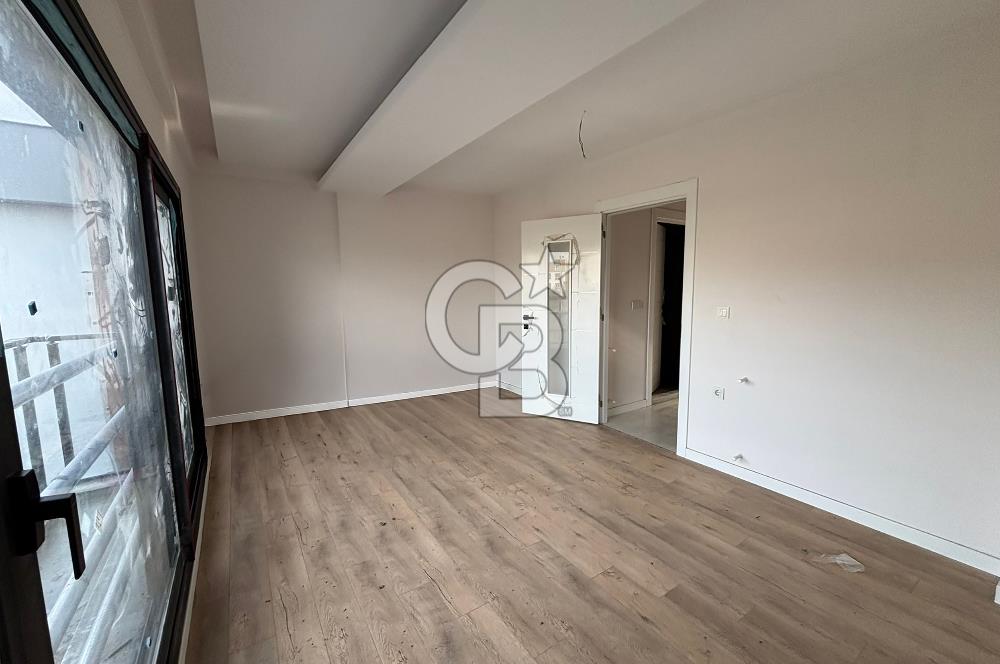 ÇANDARLI MERKEZDE MODERN MİMARİ 3+1 SATILIK VİLLA DENİZE 300 MT