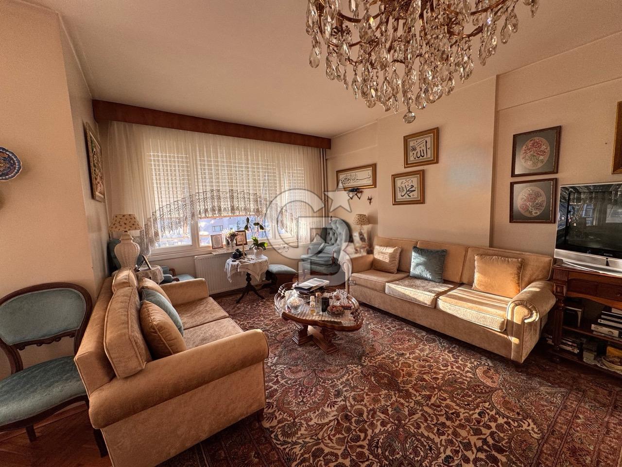 SUADİYE AYŞE KADIN'DA | MİNİBÜS CADDESİ ÜZERİNDE | 3+1 | SATILIK DAİRE